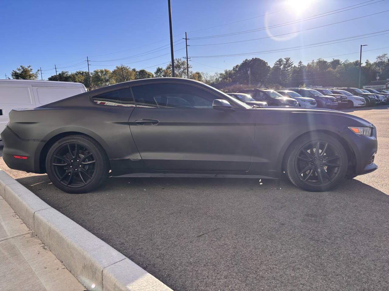 Used 2017 Ford Mustang Coupe RWD image 6