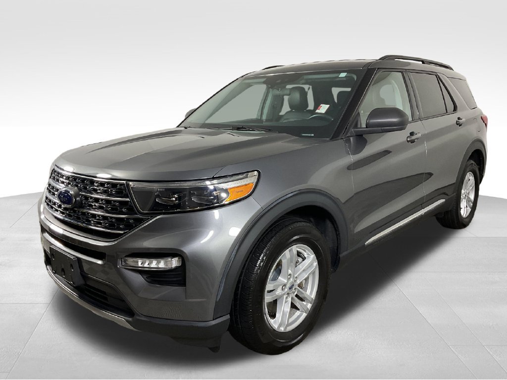 Used 2022 Ford Explorer XLT w/ Equipment Group 202A AWD/4WD image 4