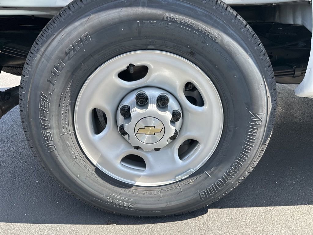 New 2025 Chevrolet Express 2500 w/ Communications Package image 29