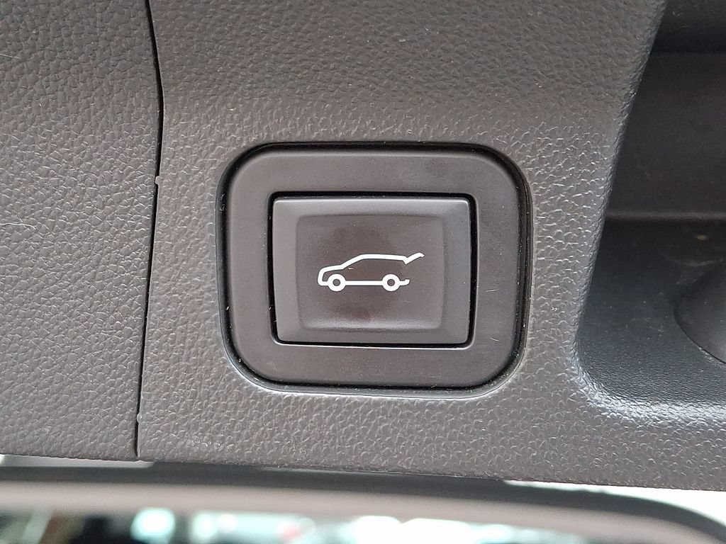 Used 2017 GMC Acadia SLE FWD image 32