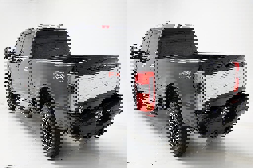 Used 2025 Ford F250 Platinum w/ Platinum Plus Package image 7