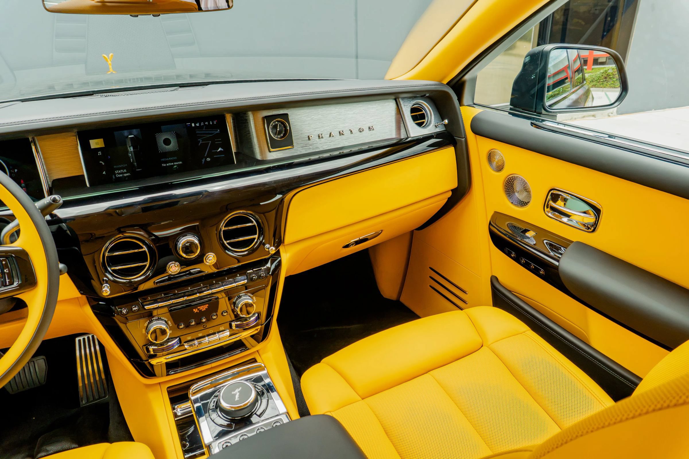 Used 2027 Rolls-Royce Phantom Sedan RWD image 91