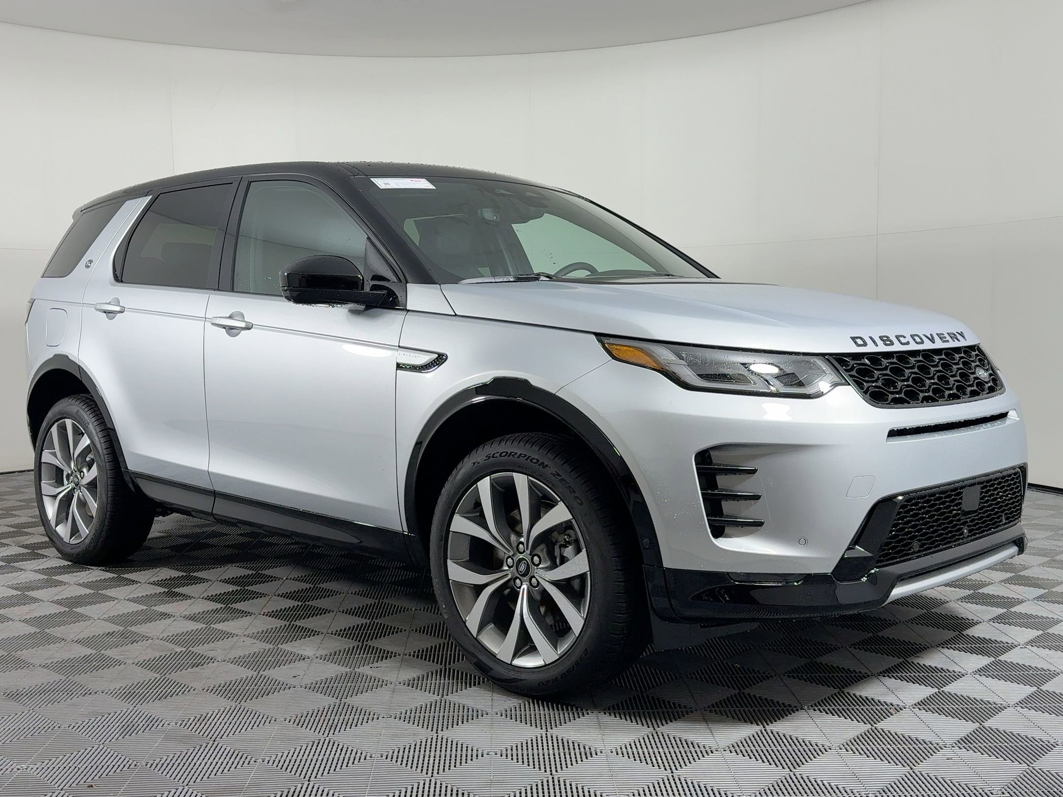 New 2026 Land Rover Discovery Sport Landmark image 7