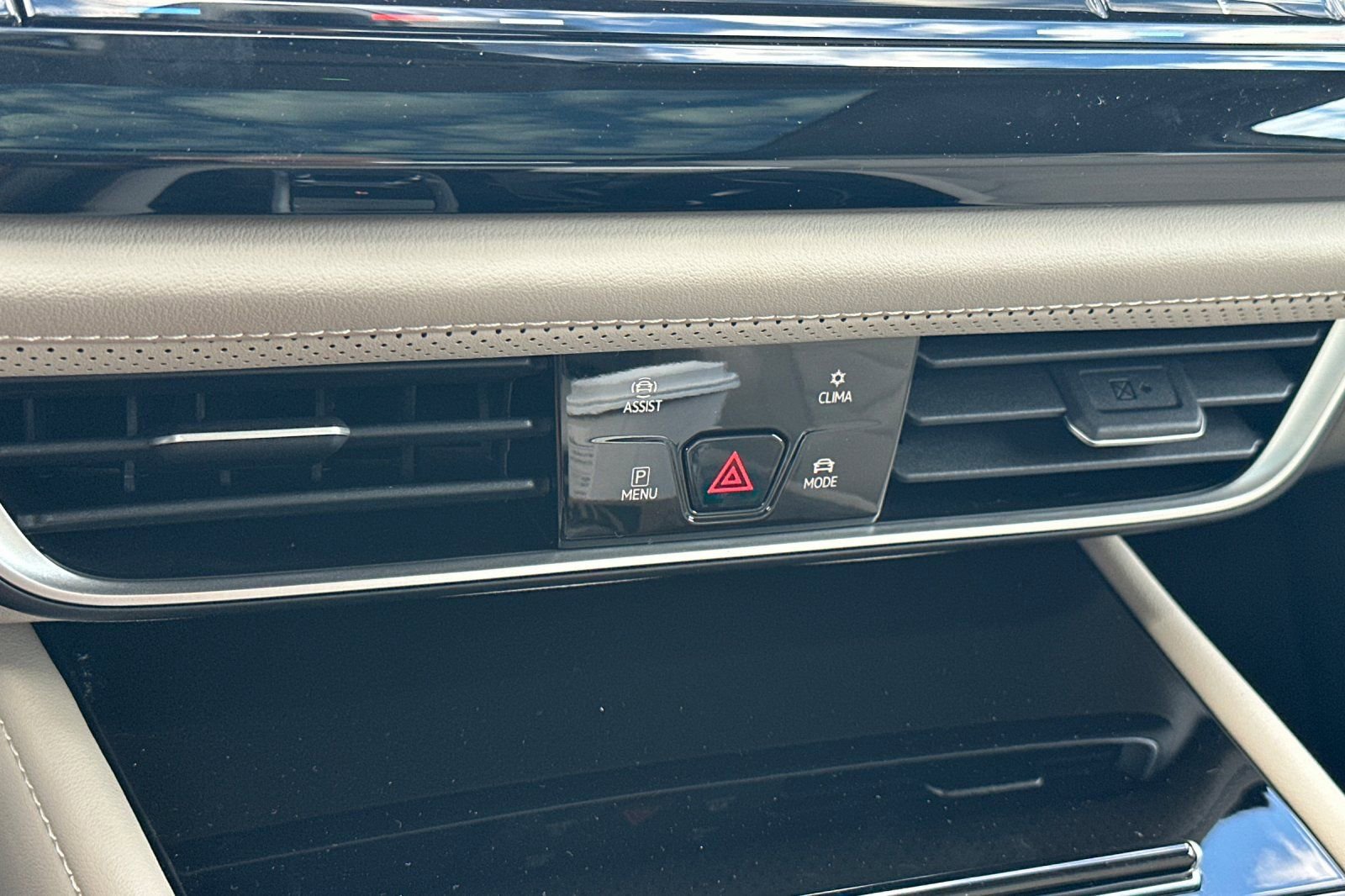 New 2026 Volkswagen Atlas SE image 20