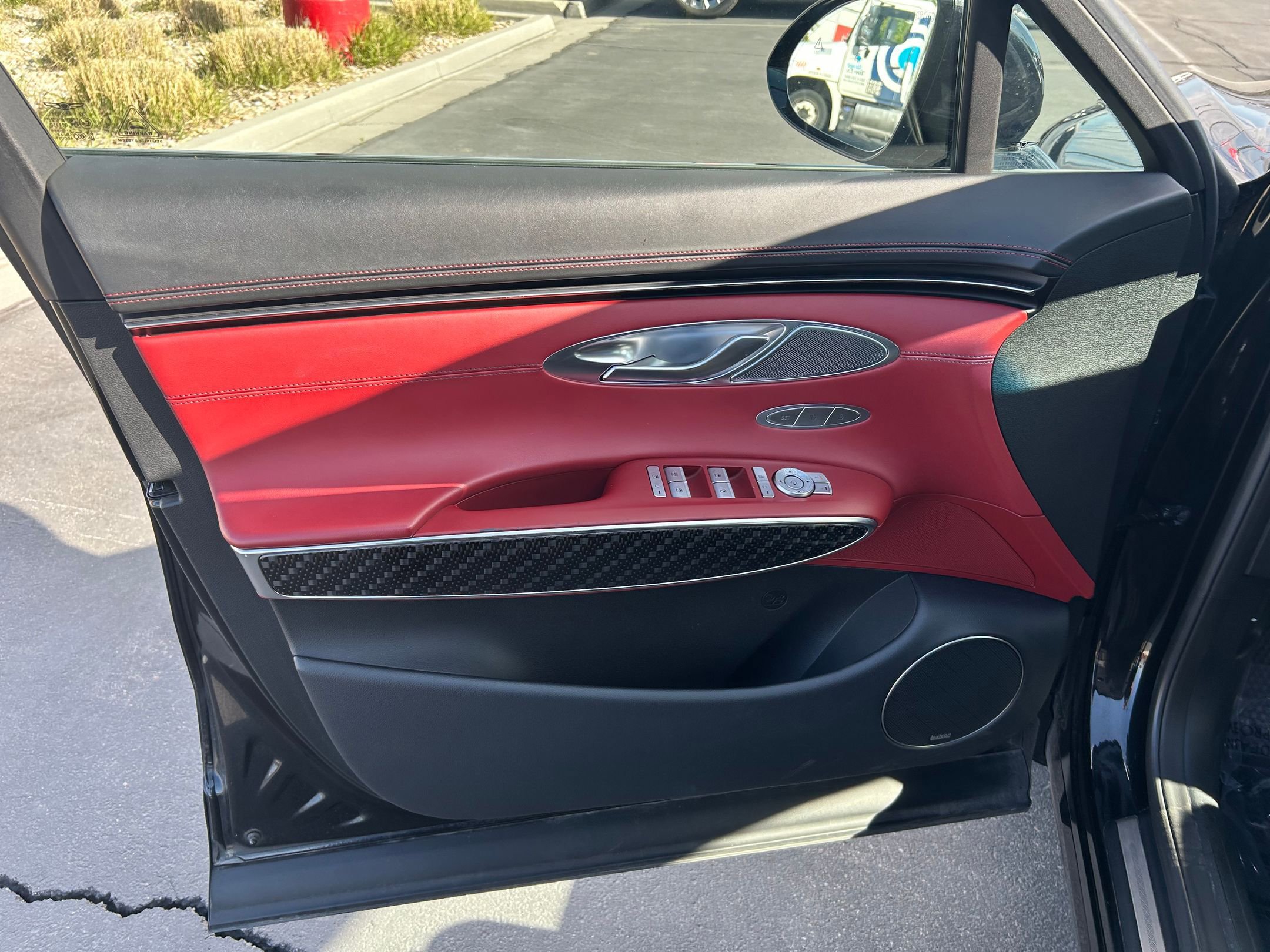 Used 2022 Genesis GV70 3.5T Sport w/ Sport Prestige Package AWD/4WD image 10