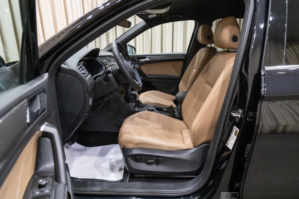 Used 2024 Volkswagen Tiguan SE AWD/4WD image 14