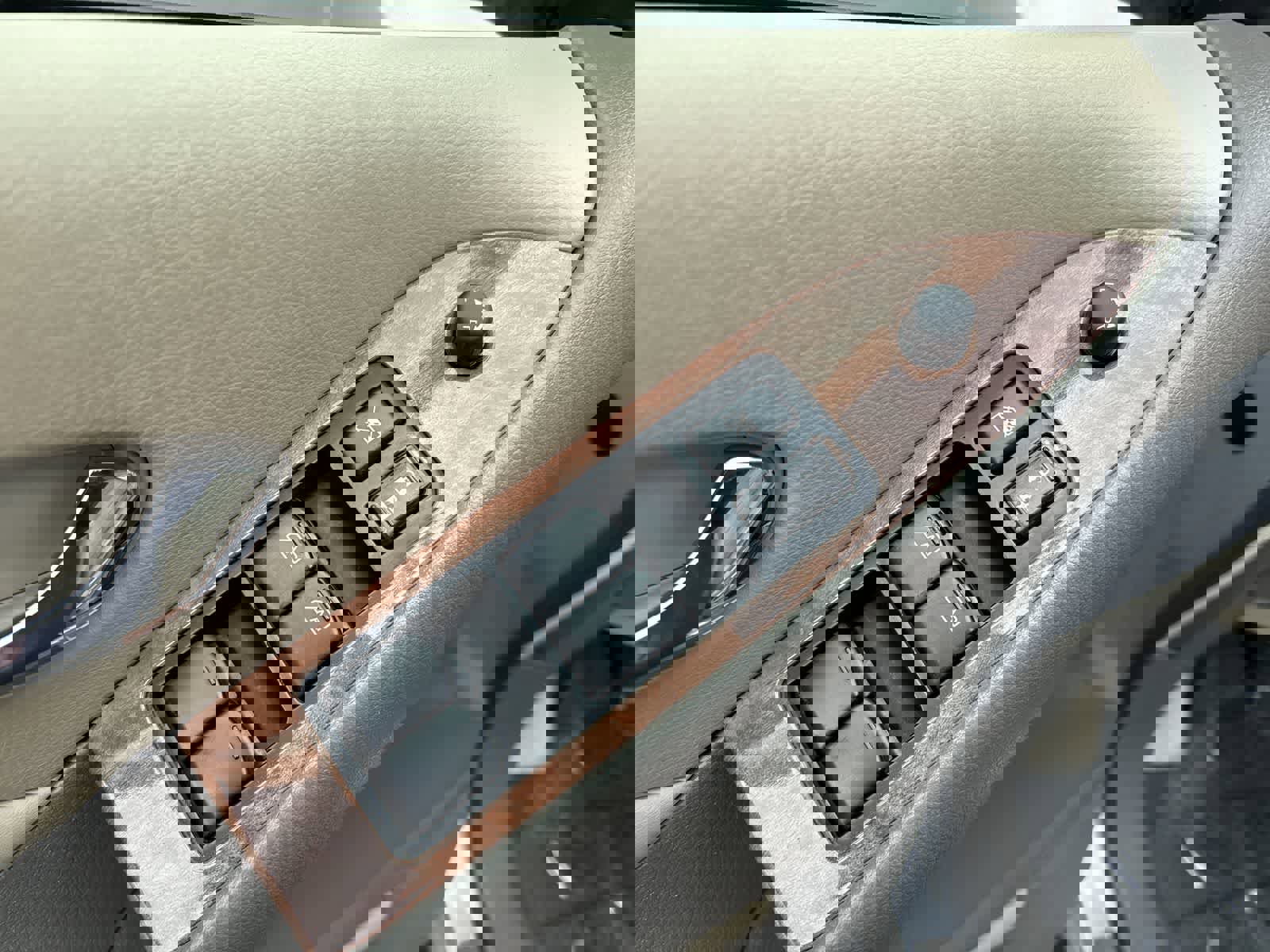 Used 2011 Nissan Murano LE image 10