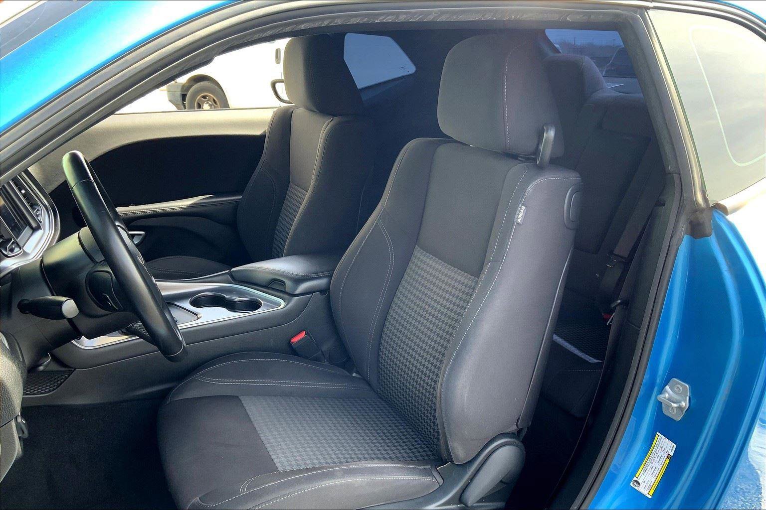 Used 2019 Dodge Challenger SXT image 19