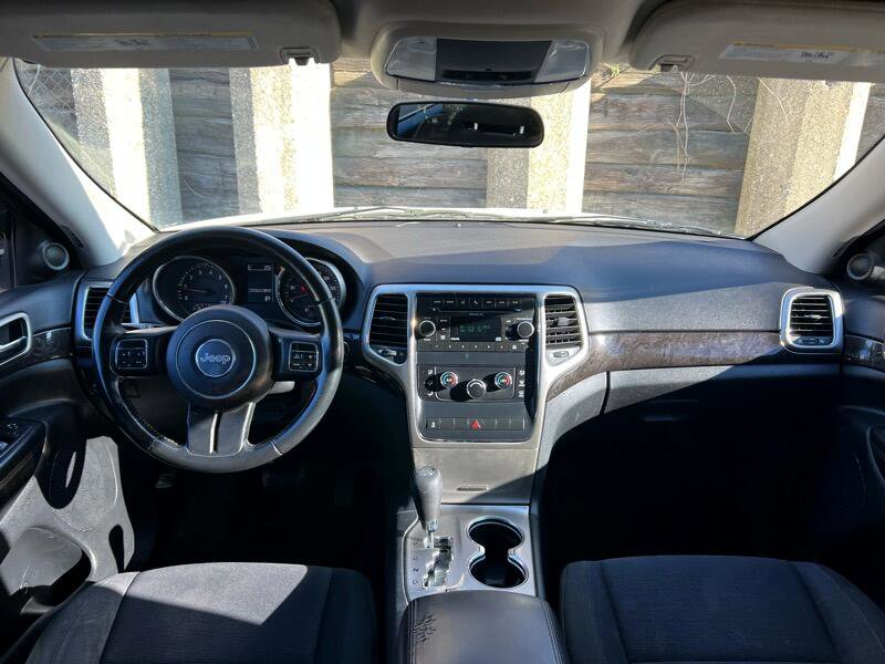 Used 2011 Jeep Grand Cherokee Laredo image 10