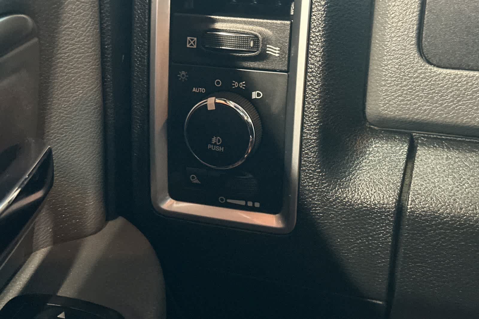 Used 2016 RAM 1500 Big Horn RWD image 30
