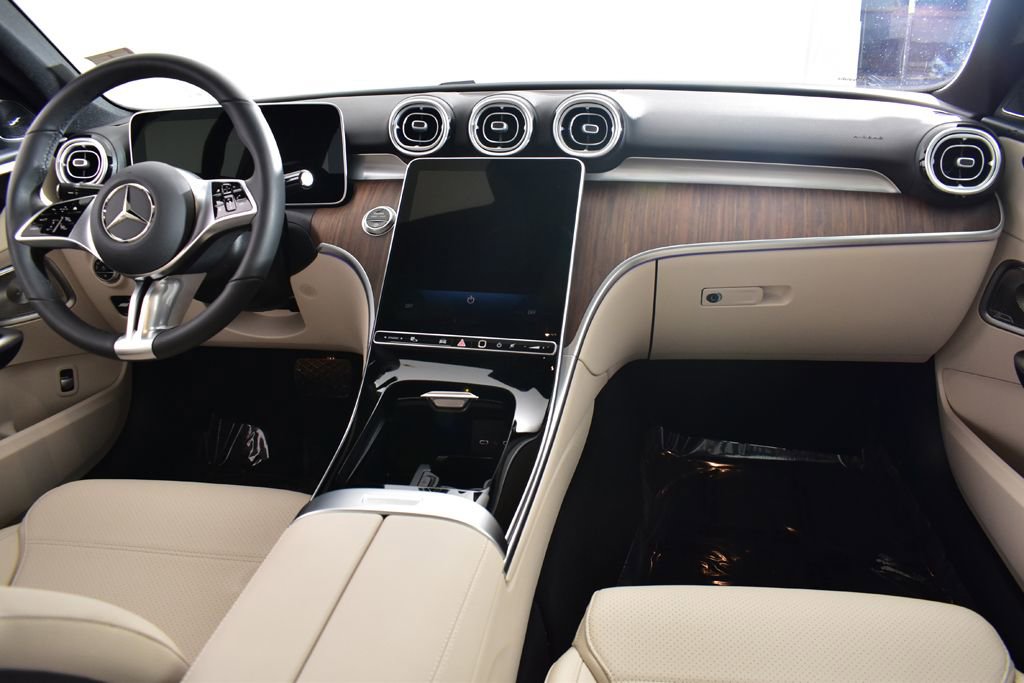 Used 2025 Mercedes-Benz C 300 4MATIC Sedan image 17