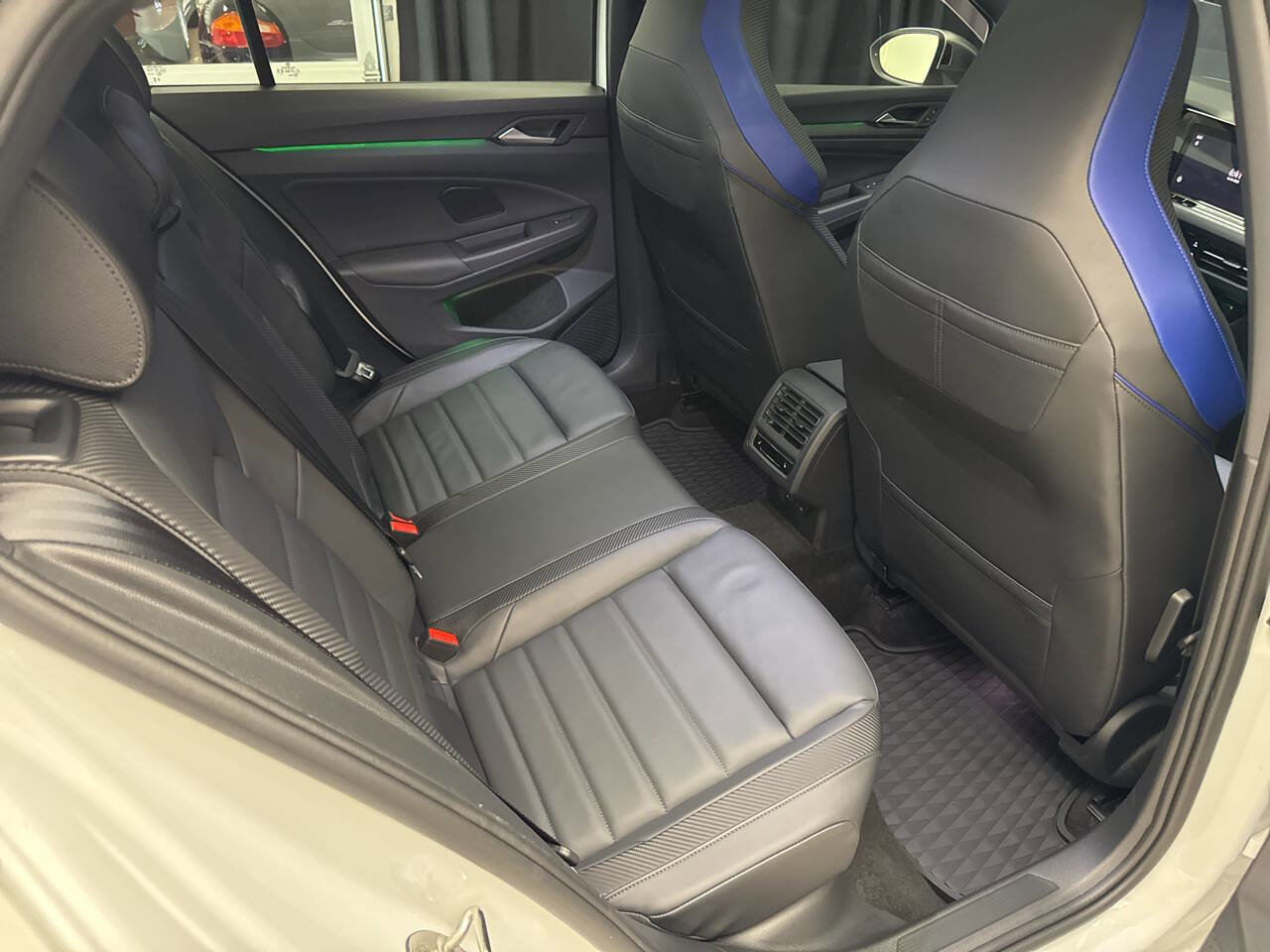 Used 2024 Volkswagen Golf R image 29