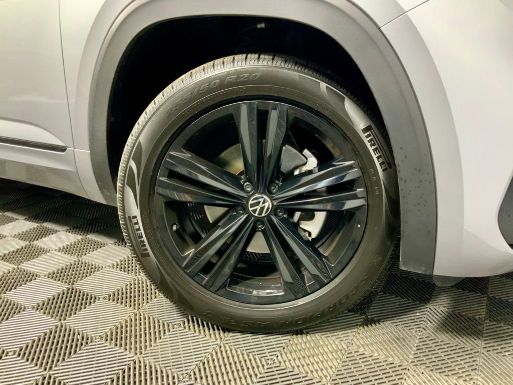Used 2023 Volkswagen Atlas Cross Sport SEL R-Line image 39