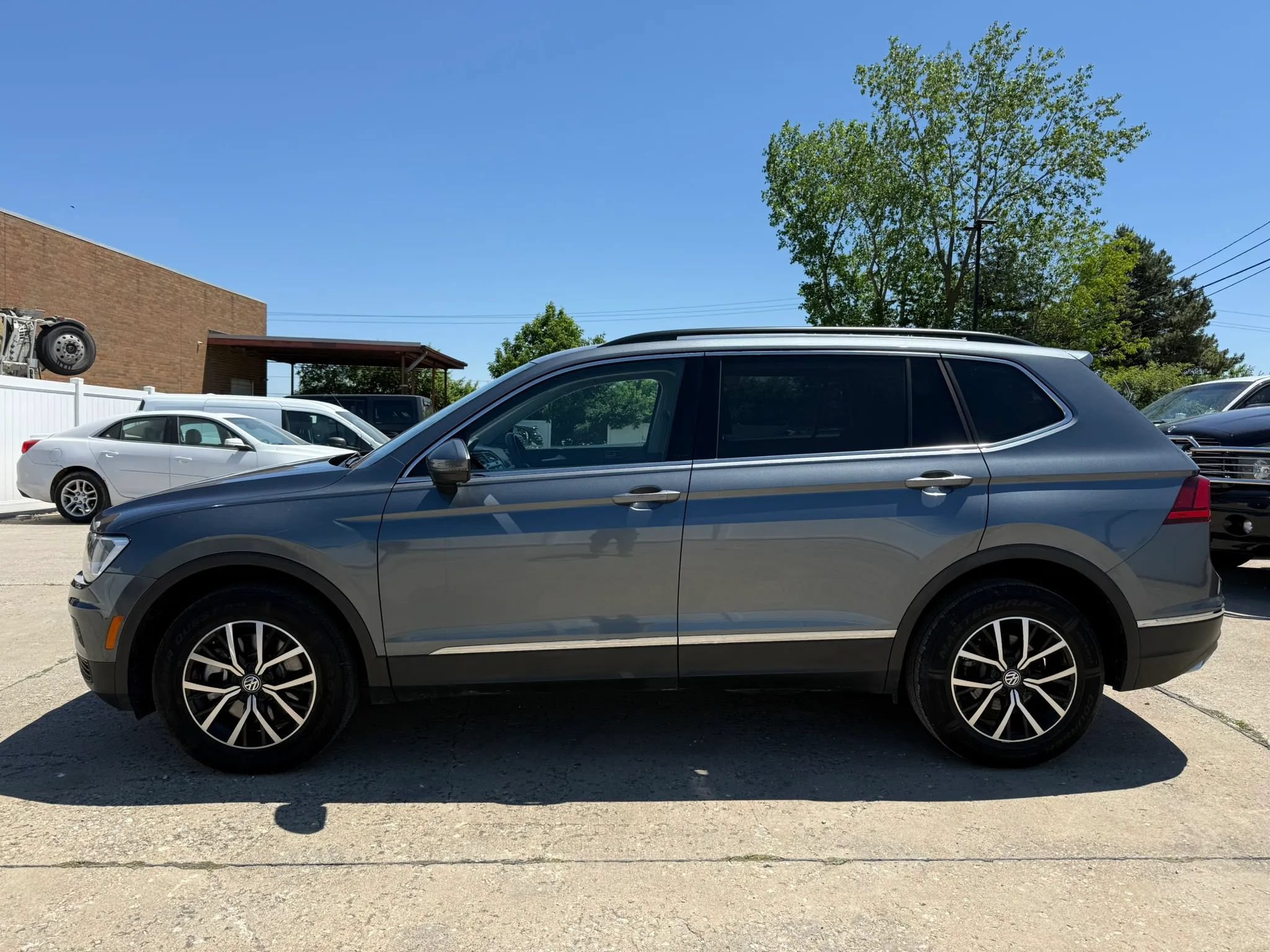 Used 2021 Volkswagen Tiguan SE R-Line AWD/4WD image 7