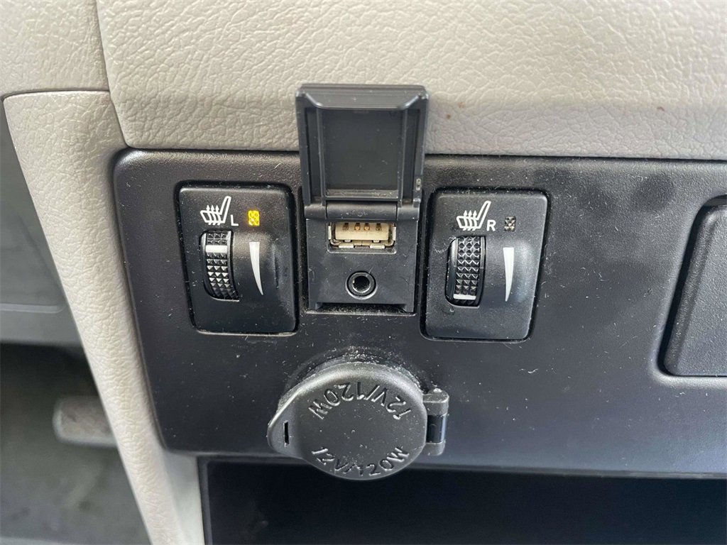 Used 2018 Toyota Sienna XLE image 19