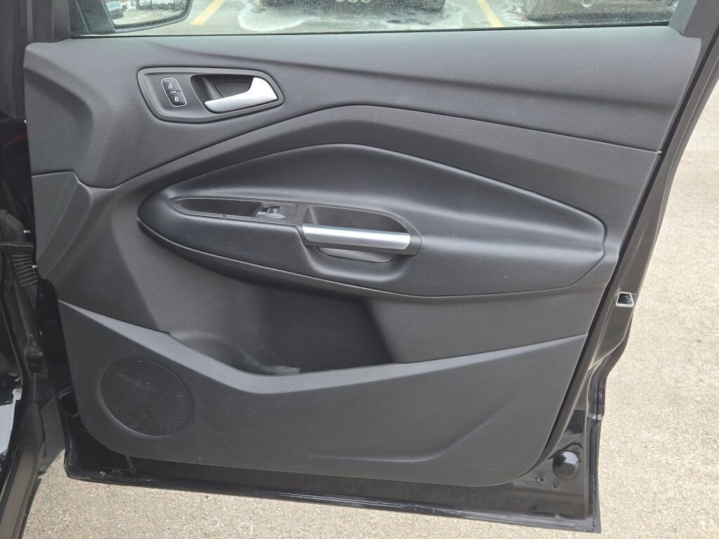 Used 2019 Ford Escape SEL image 9