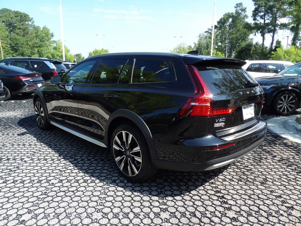 Certified 2026 Volvo V60 B5 Cross Country Ultra AWD/4WD image 9