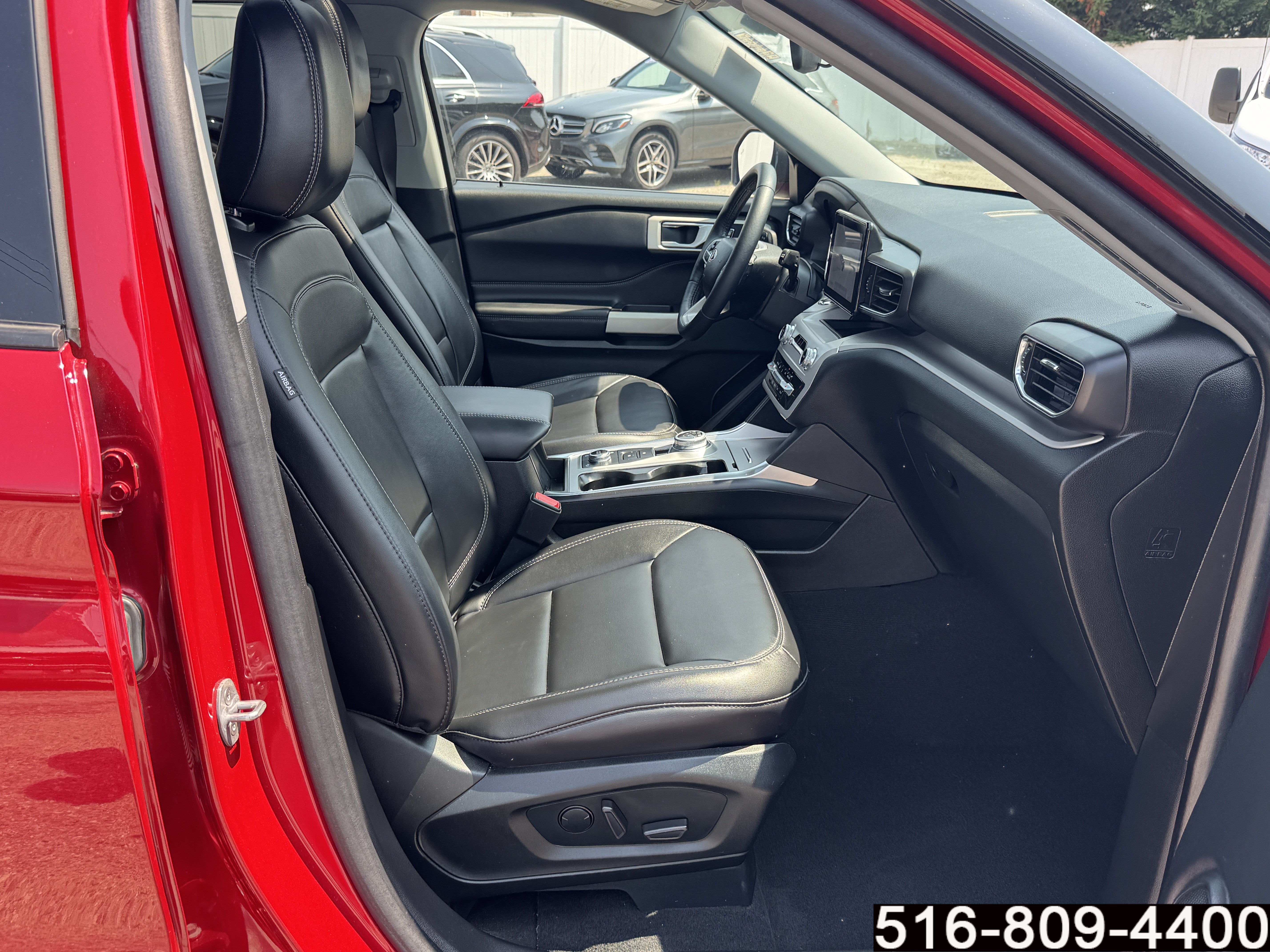 Used 2023 Ford Explorer XLT w/ Equipment Group 202A AWD/4WD image 30