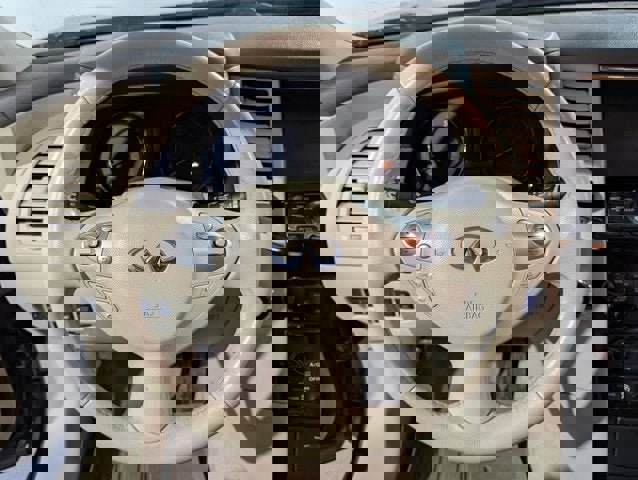 Used 2017 INFINITI QX70 AWD w/ Premium Package image 34