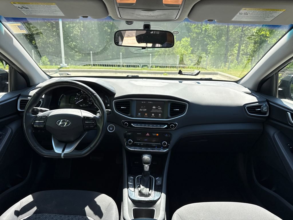Used 2018 Hyundai Ioniq Plug-In Hybrid FWD image 16