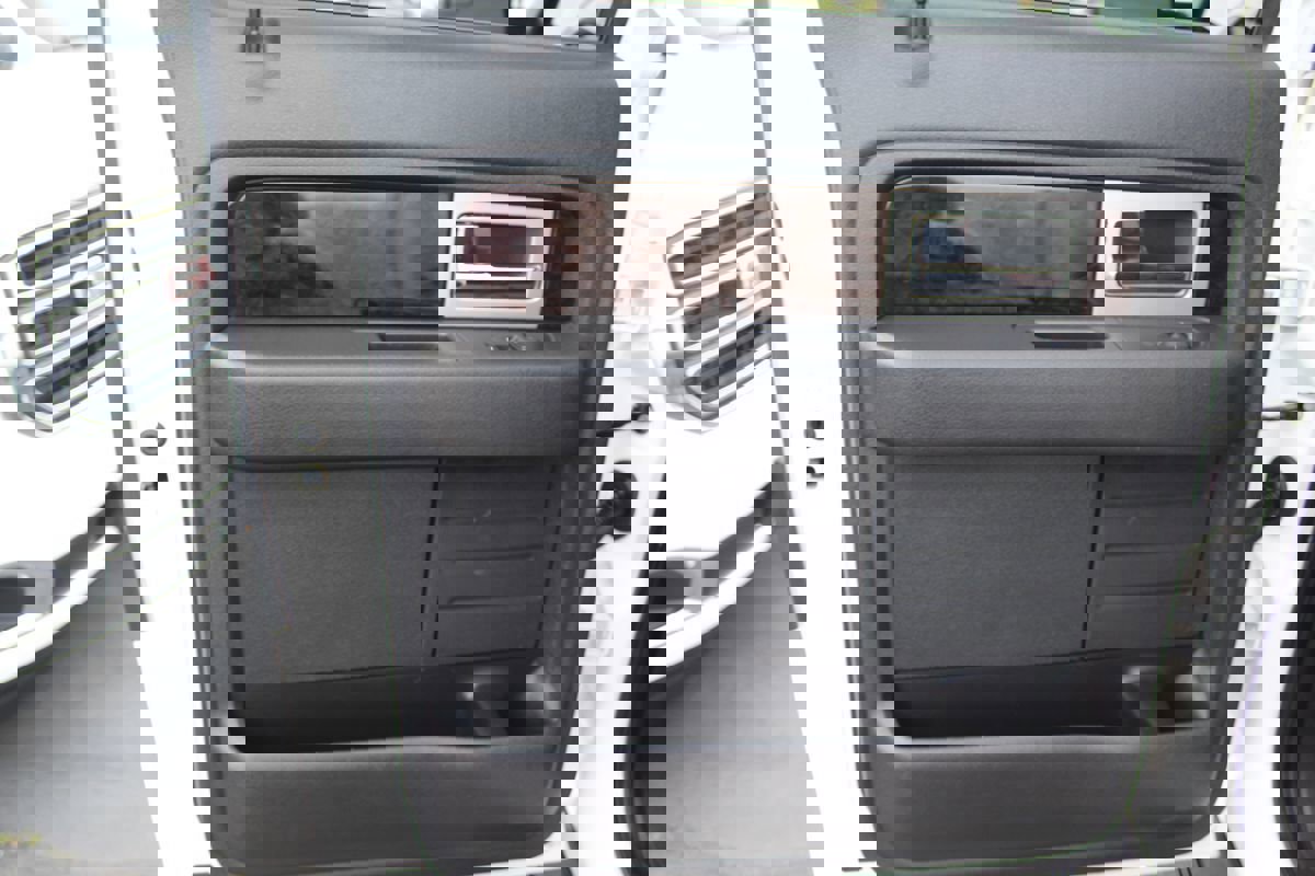 Used 2014 Ford F150 Platinum image 17