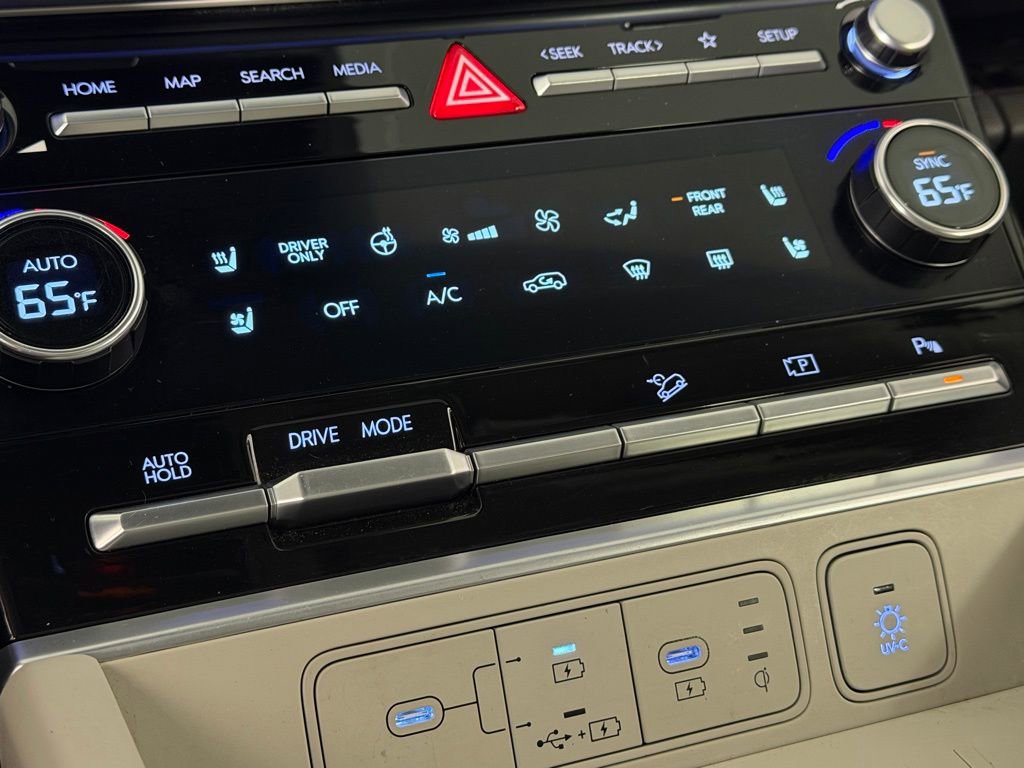 Used 2024 Hyundai Santa Fe Limited image 17