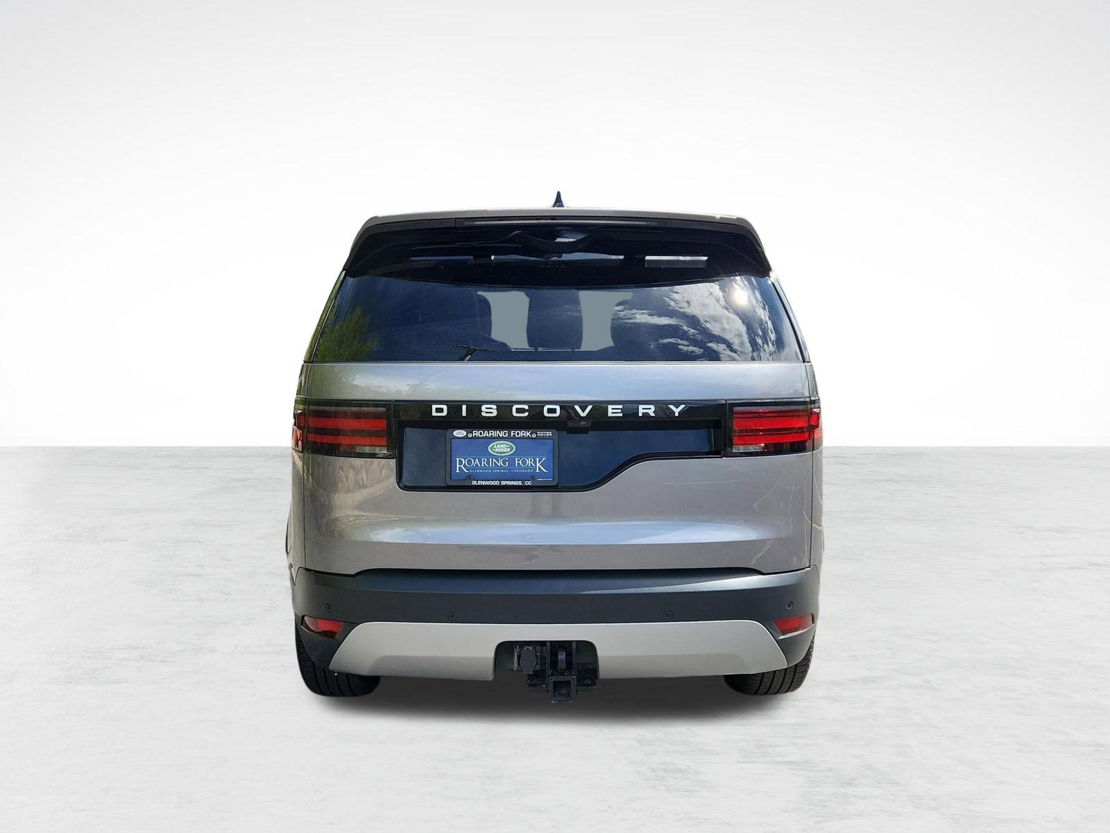 Certified 2025 Land Rover Discovery S image 9