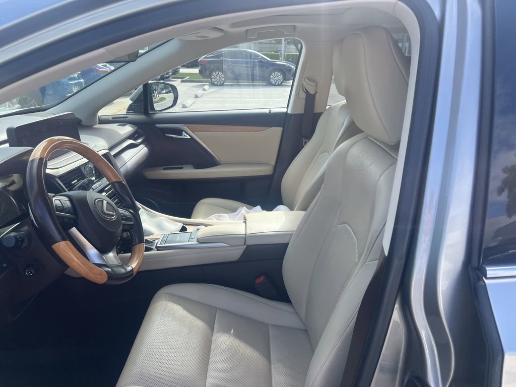 Certified 2020 Lexus RX 350L FWD w/ Premium Package image 4