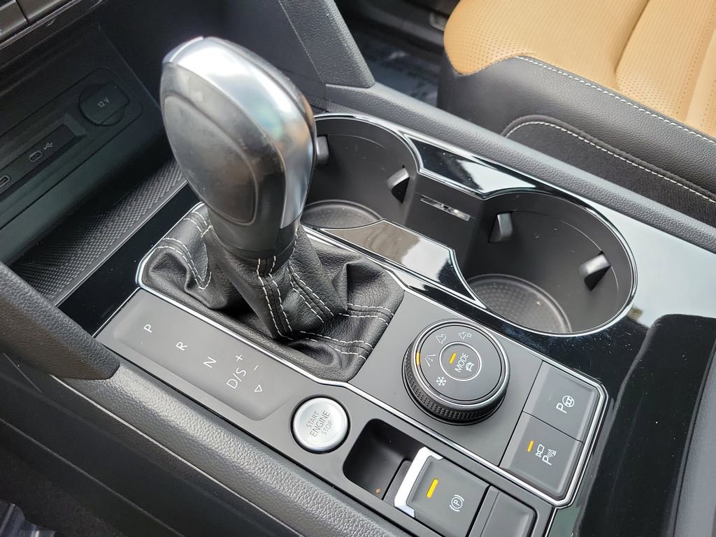 Used 2023 Volkswagen Atlas Cross Sport SEL Premium R-Line image 34