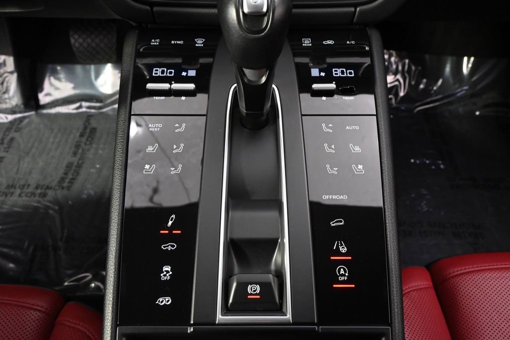 Used 2022 Porsche Macan GTS AWD/4WD image 36