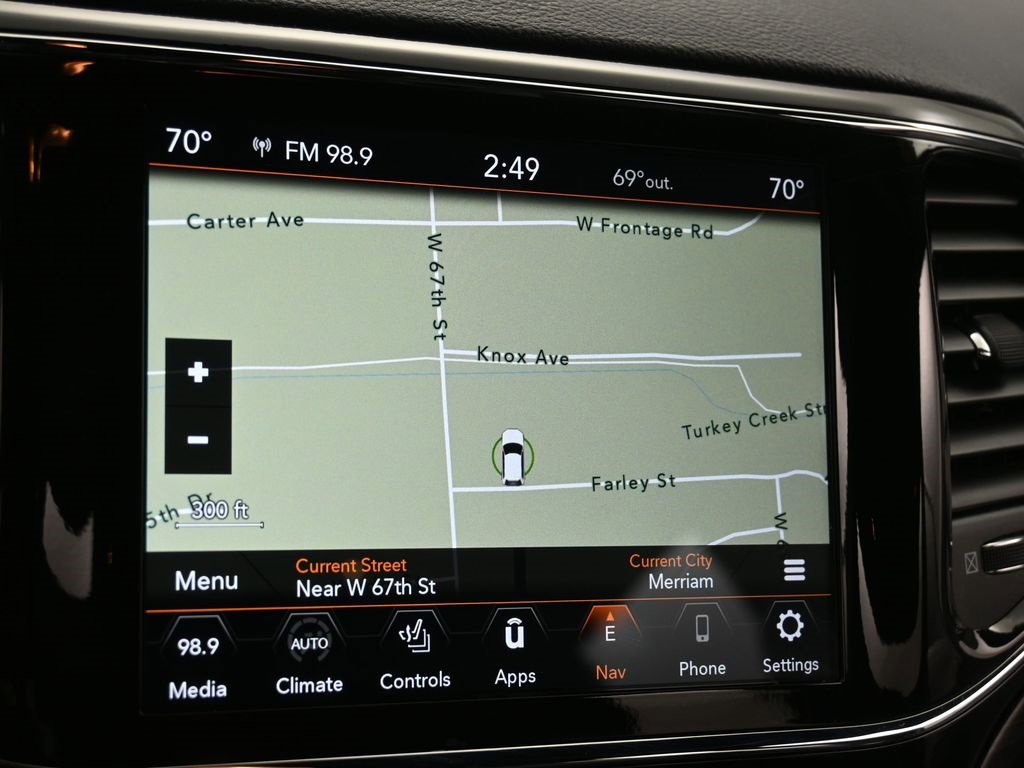 Used 2021 Jeep Grand Cherokee Laredo X image 9