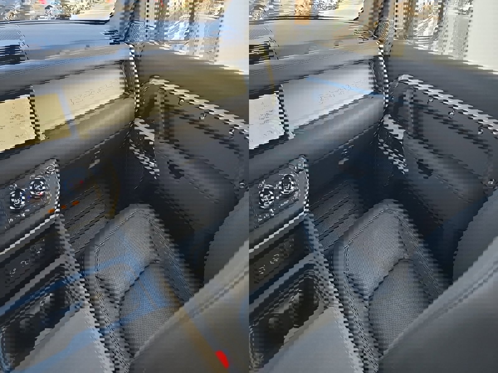 Used 2023 Land Rover Defender 110 SE image 22