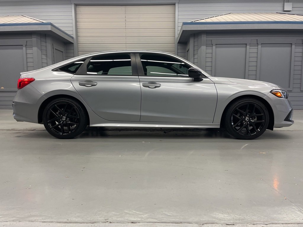 Used 2023 Honda Civic Sport image 8