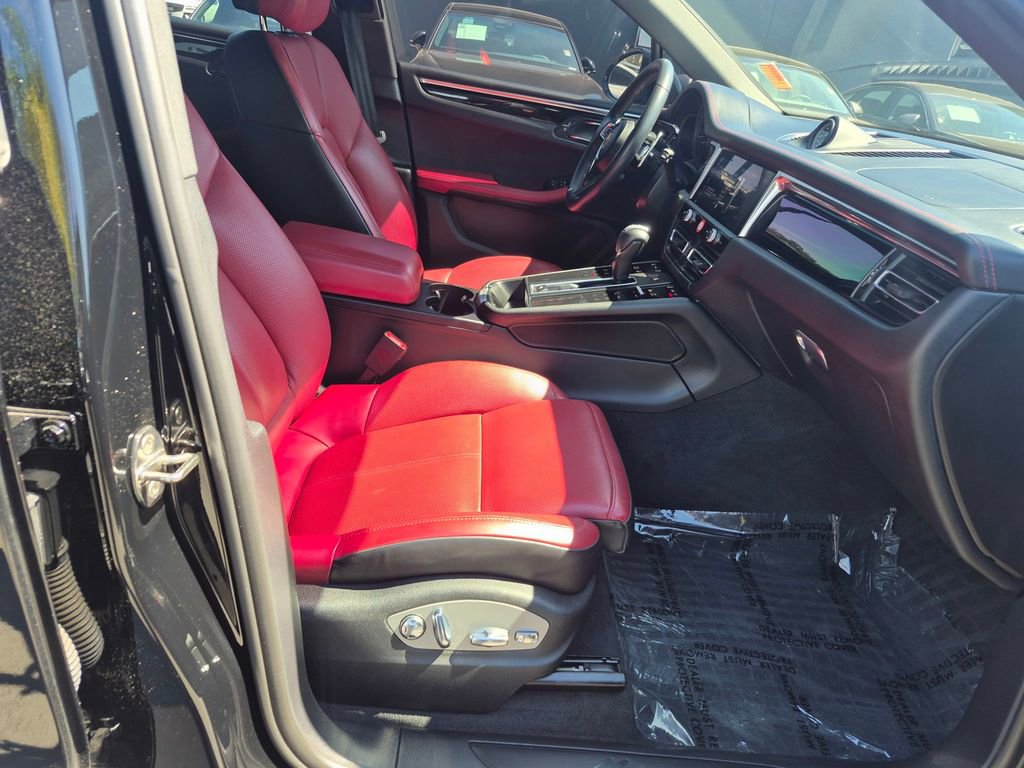 Used 2023 Porsche Macan image 27