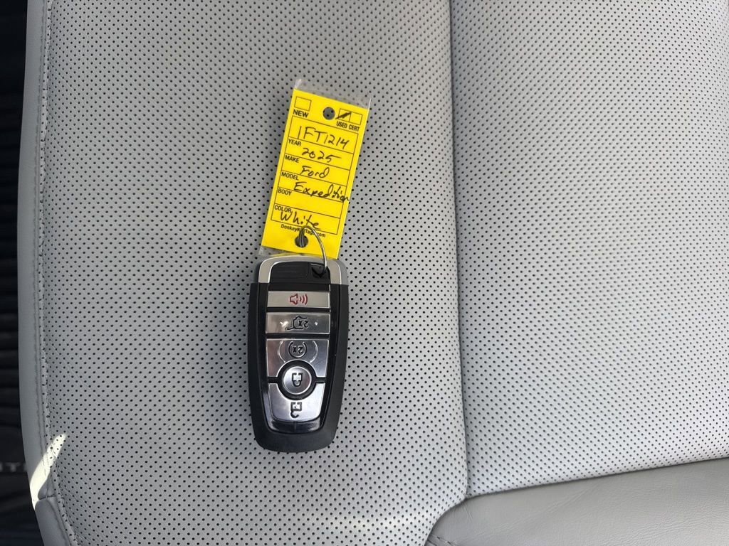 Used 2025 Ford Expedition Platinum w/ Driver's Package image 41