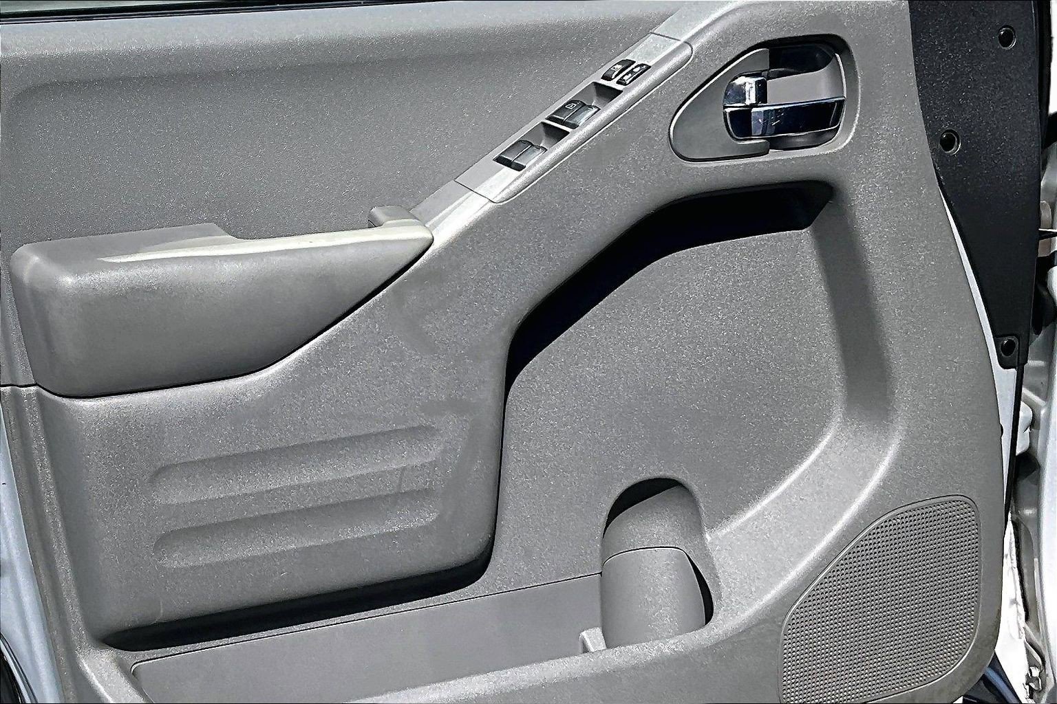 Used 2019 Nissan Frontier SV RWD image 16