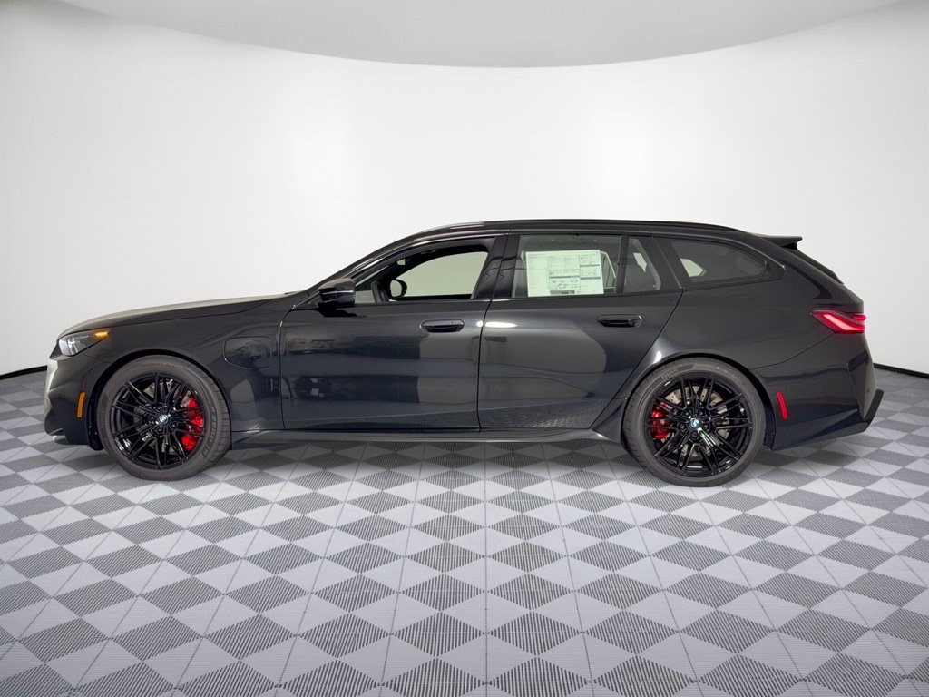 New 2027 BMW M5 Touring AWD/4WD image 2