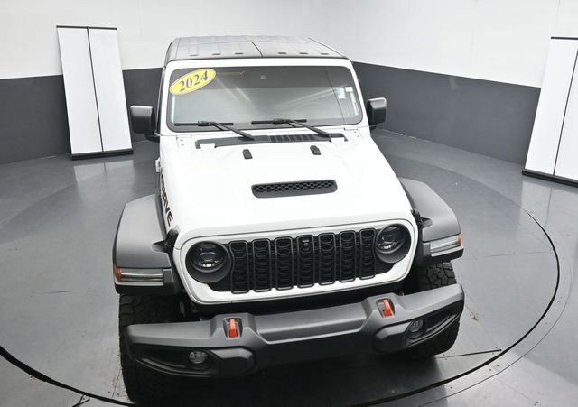 Used 2024 Jeep Gladiator Mojave w/ Technology Group AWD/4WD image 16