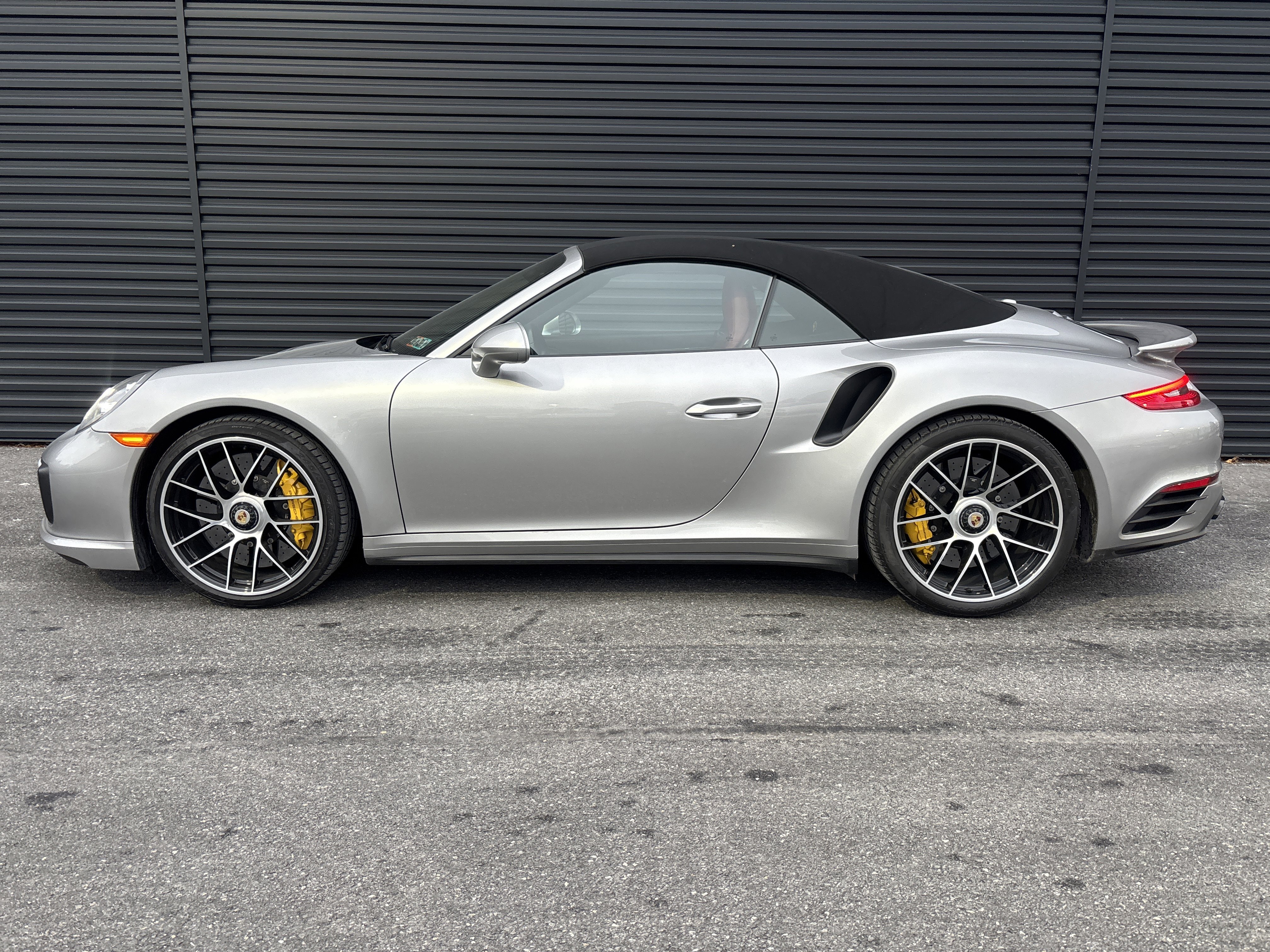 Certified 2019 Porsche 911 Turbo image 17