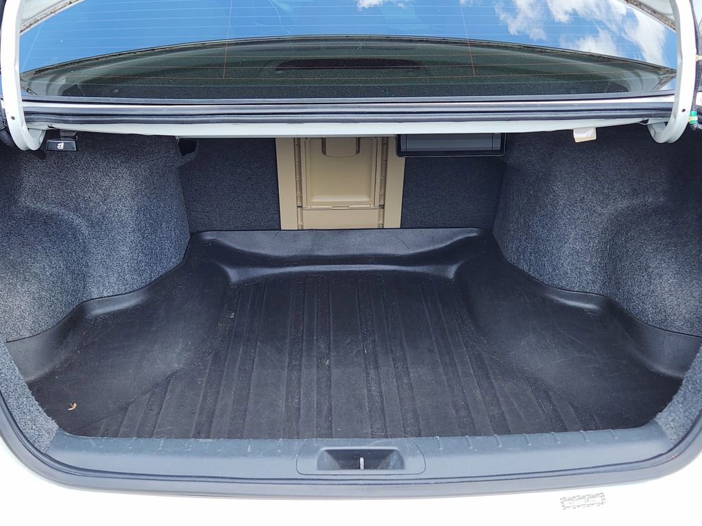 Used 2011 Honda Accord EX-L image 9