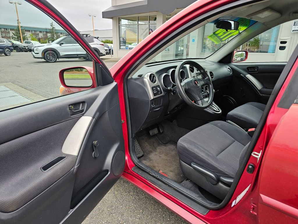 Used 2005 Pontiac Vibe FWD image 16