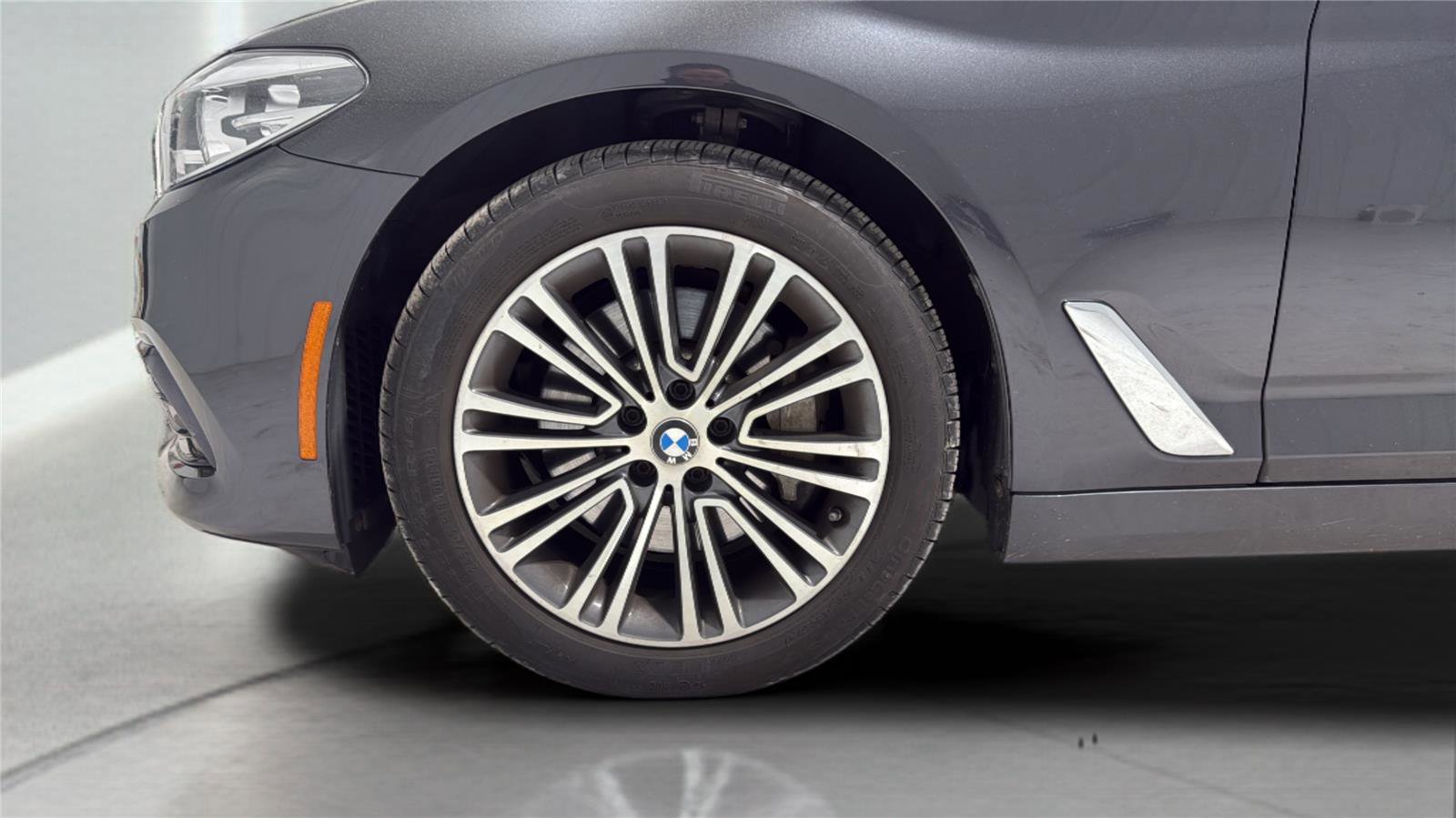 Used 2018 BMW 540i xDrive image 28