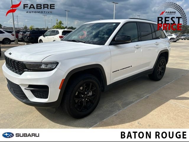Used 2025 Jeep Grand Cherokee Altitude RWD image 1