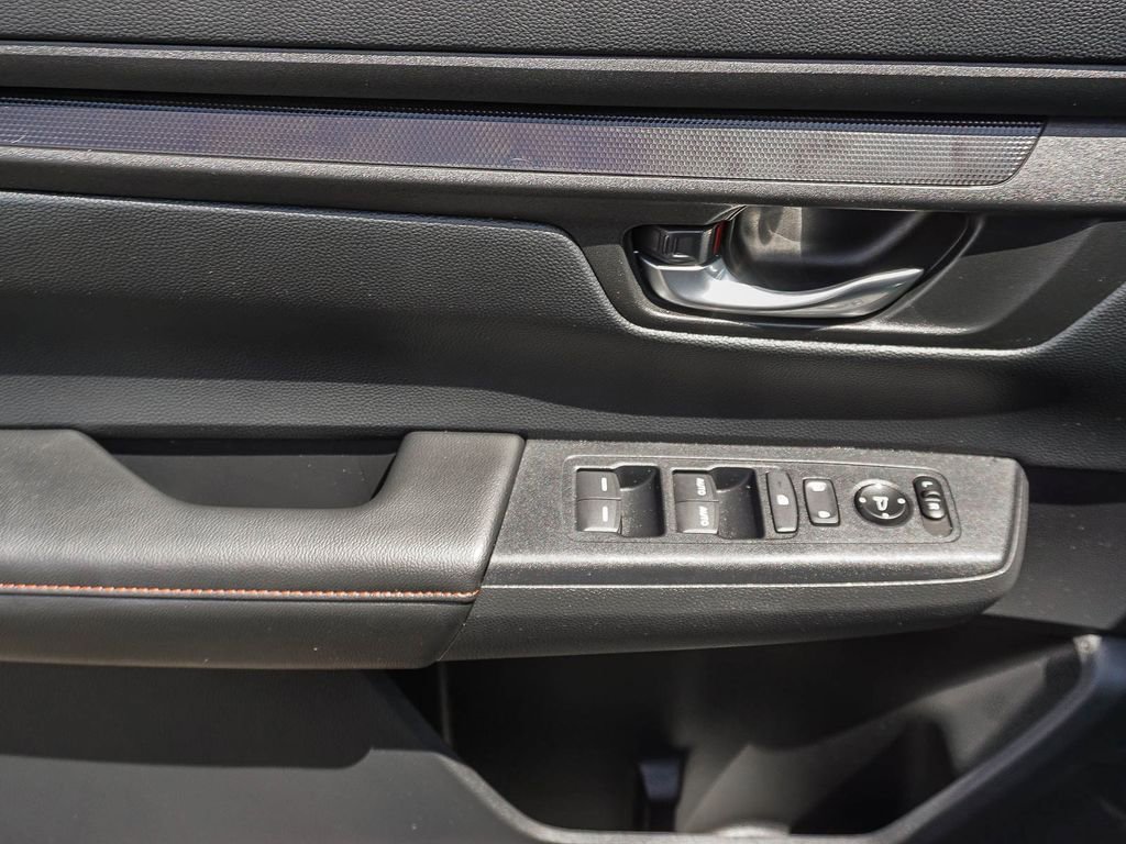 Used 2025 Honda CR-V Sport image 18