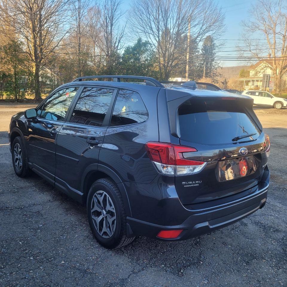 Used 2019 Subaru Forester Premium w/ All-Weather Package image 5