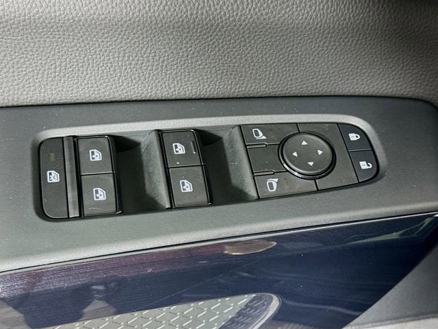 Used 2024 Nissan Pathfinder S image 13