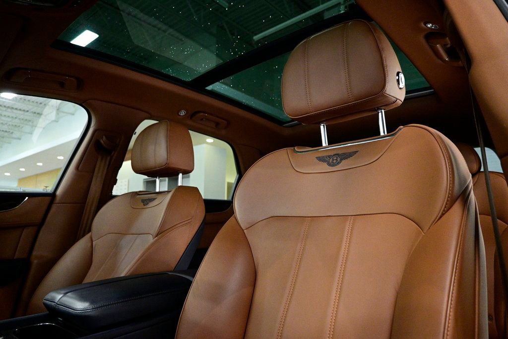 Used 2019 Bentley Bentayga image 20