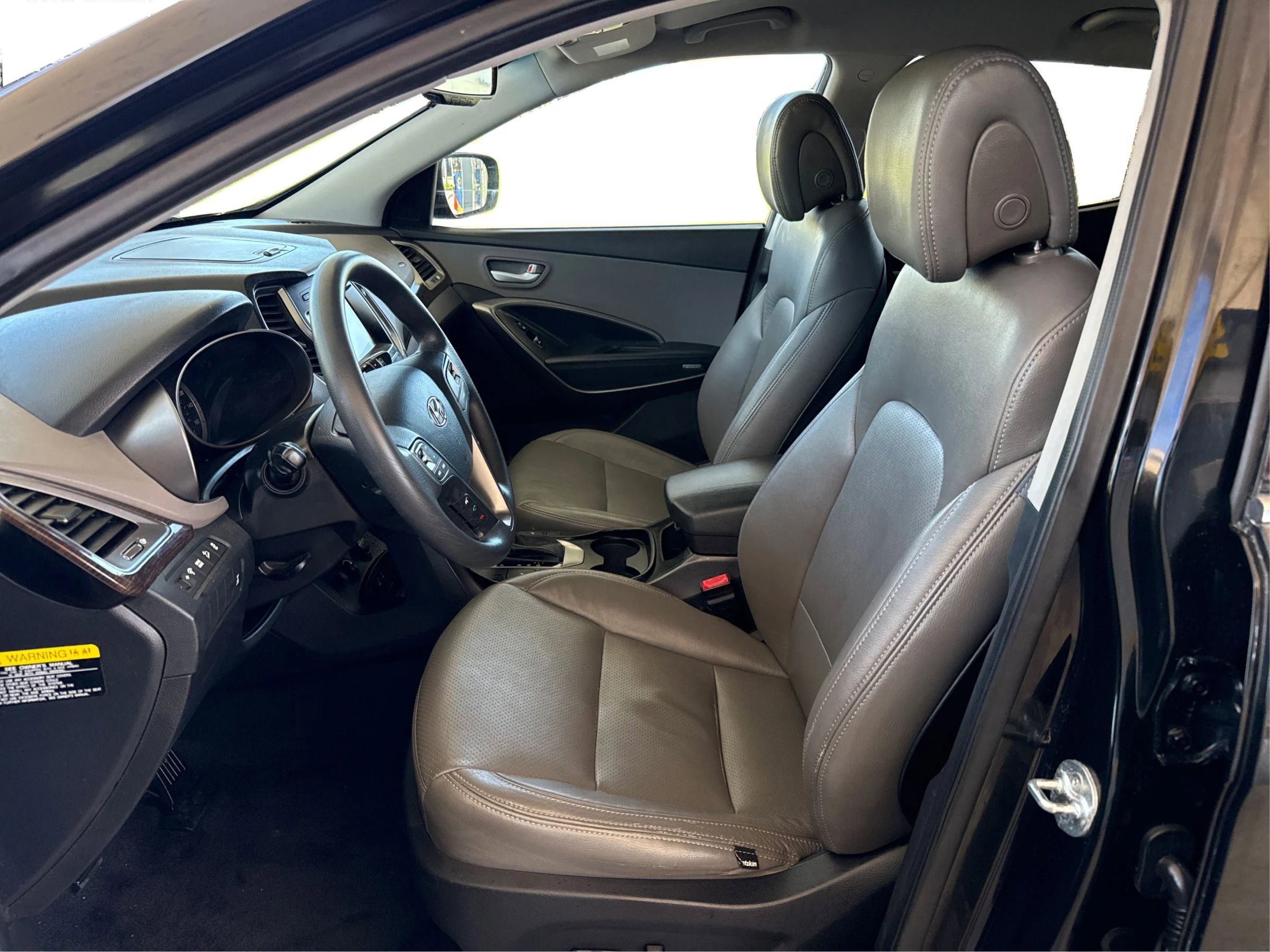 Used 2017 Hyundai Santa Fe Sport w/ 2.4L Value Package 06 AWD/4WD image 9