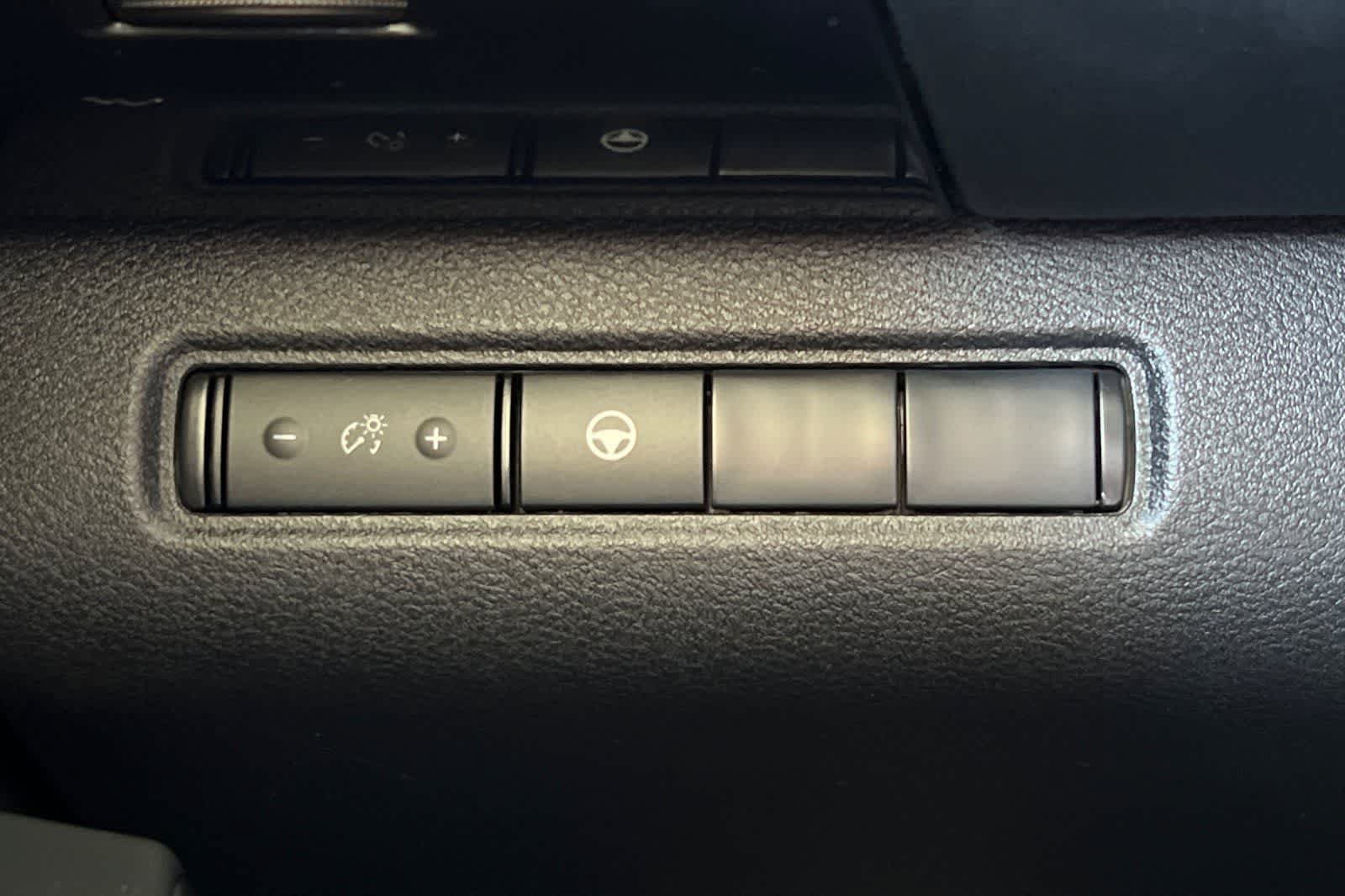 Certified 2024 Nissan Pathfinder SV FWD image 33