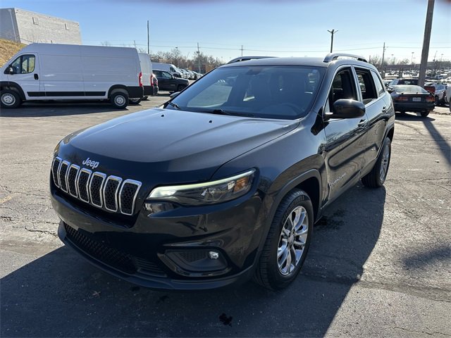 Used 2019 Jeep Cherokee Latitude Plus image 2